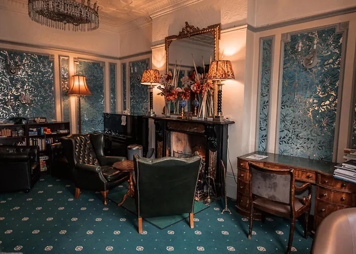 London Visitors Hotel